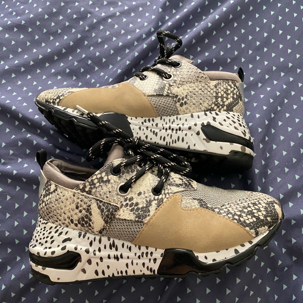 Steve Madden Sneakers!